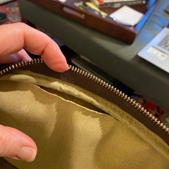 Authentic Vintage LOUIS VUITTON Reporter PM Monogram Canvas Crossbody Bag - Picture 15 of 16